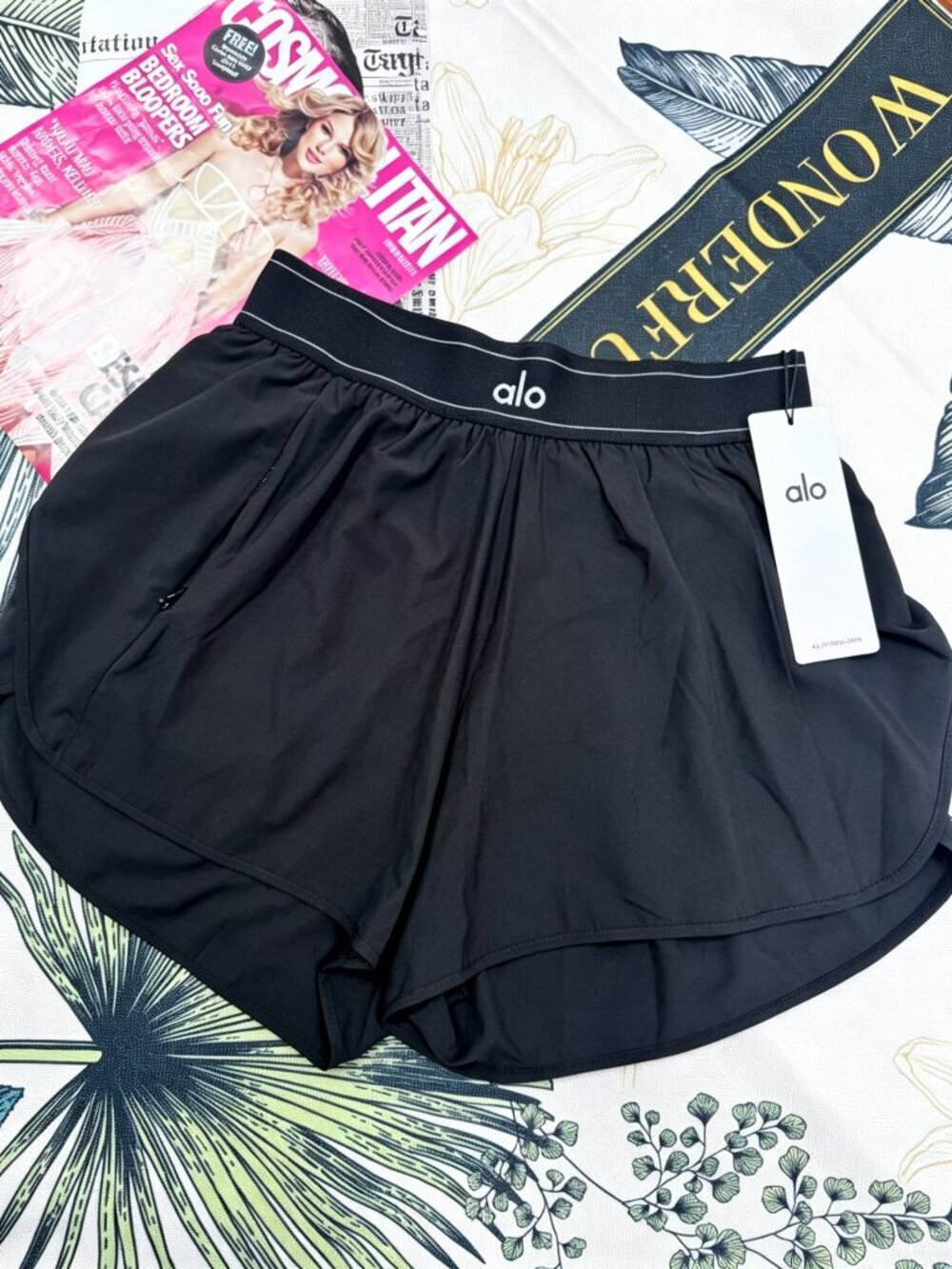 ALO Yoga Match Point Short Black 🖤 Built-In Brief Athletic Shorts - Picture 2 of 8
